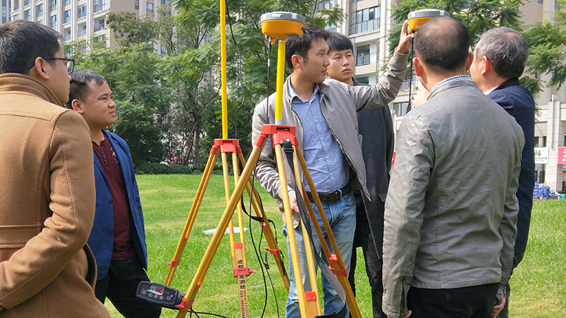 學RTK實際操作到哪所測量培訓機構比較好？