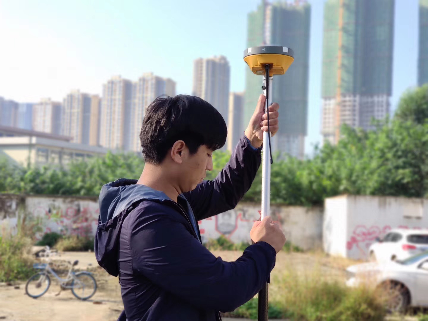 RTK啟動(dòng)流動(dòng)站的具體操作步驟--用數(shù)據(jù)線連接流動(dòng)站的方式