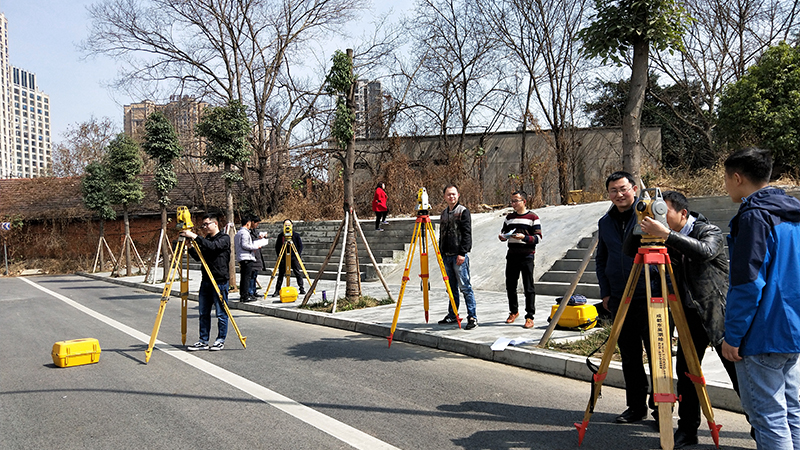 做道路橋梁測量要學(xué)哪些技能？